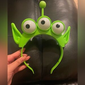 Pizza planet Alien ears